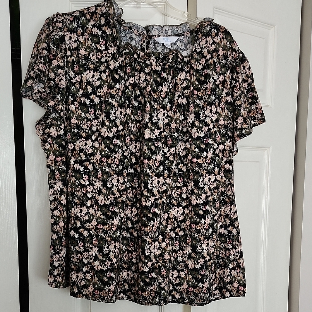 Time and Tru Ruffled Peter Pan Collar Blouse in Black/Green/Pink